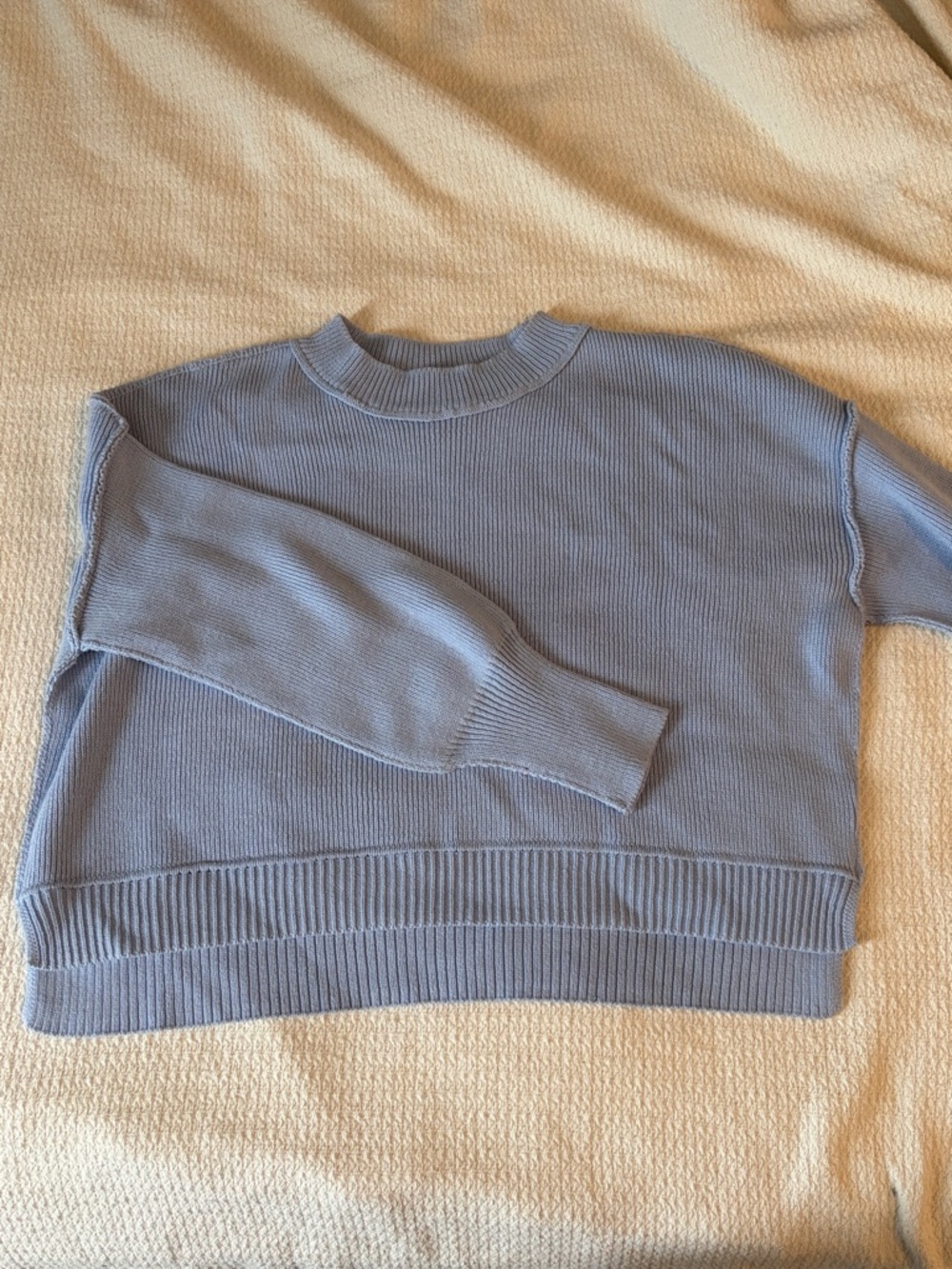 Women’s Cropped Sweater in Pale Blue